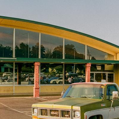 Car showroom and pickup